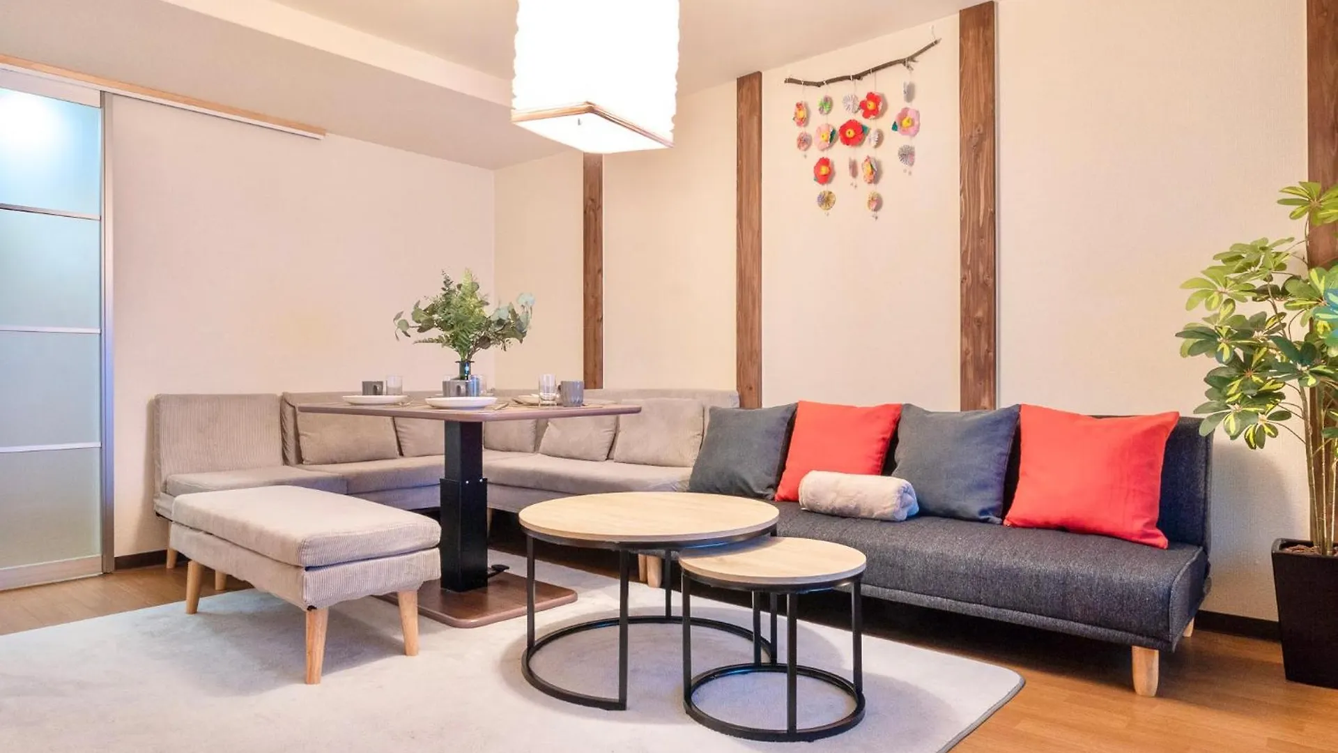 Kizuna 絆 - 5 Bedding In 2 Tatami Rooms, Max 11, 1 And A Half Bath Rooms, 30Min To Usj, Kaiyukan Aquarium & Namba, 12Min To Kyocera Dome, , Japanese Style Private House Rental Osaka 0*,  Japonya