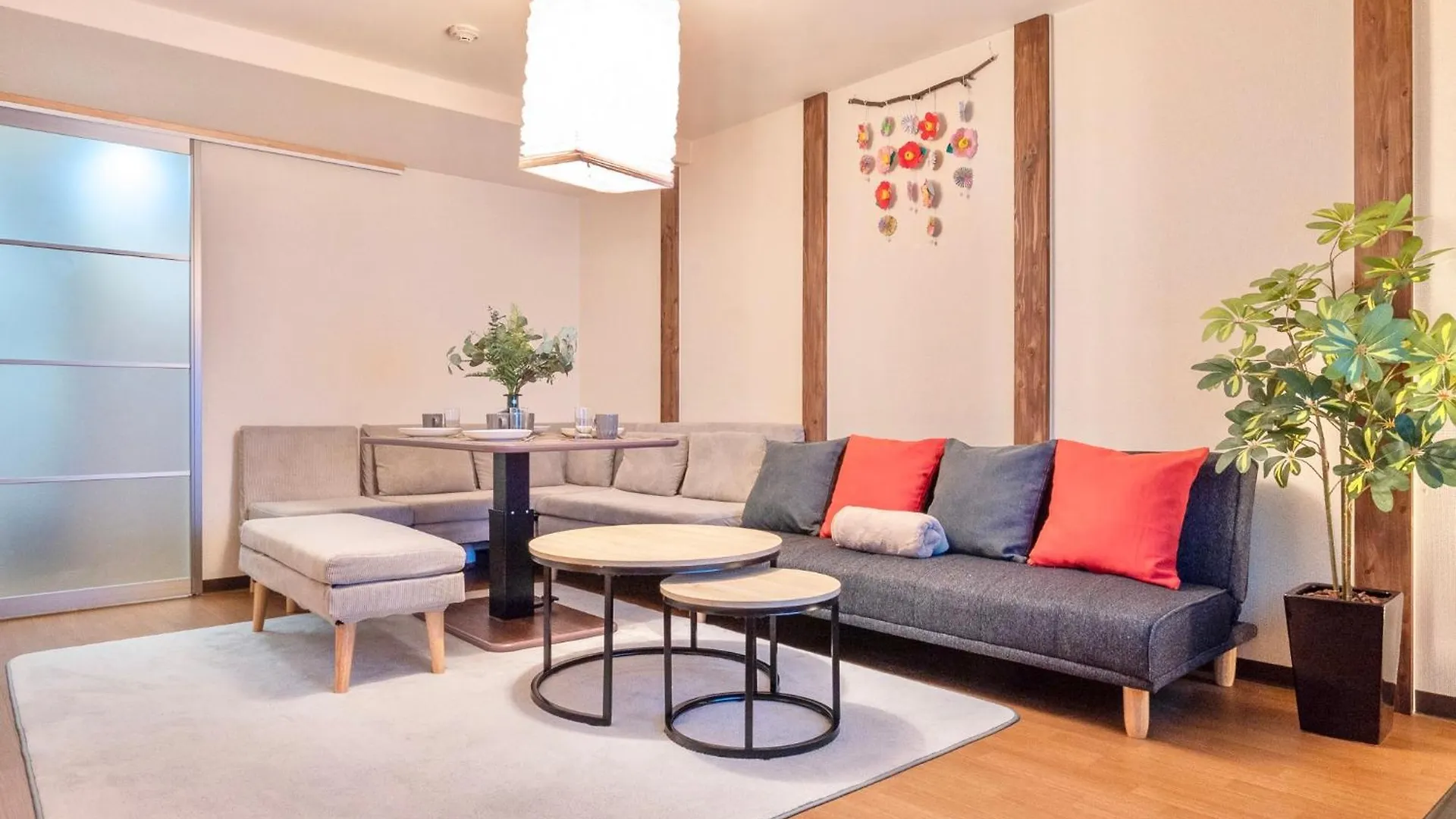 Kizuna 絆 - 5 Bedding In 2 Tatami Rooms, Max 11, 1 And A Half Bath Rooms, 30Min To Usj, Kaiyukan Aquarium & Namba, 12Min To Kyocera Dome, , Japanese Style Private House Rental Osaka Daire