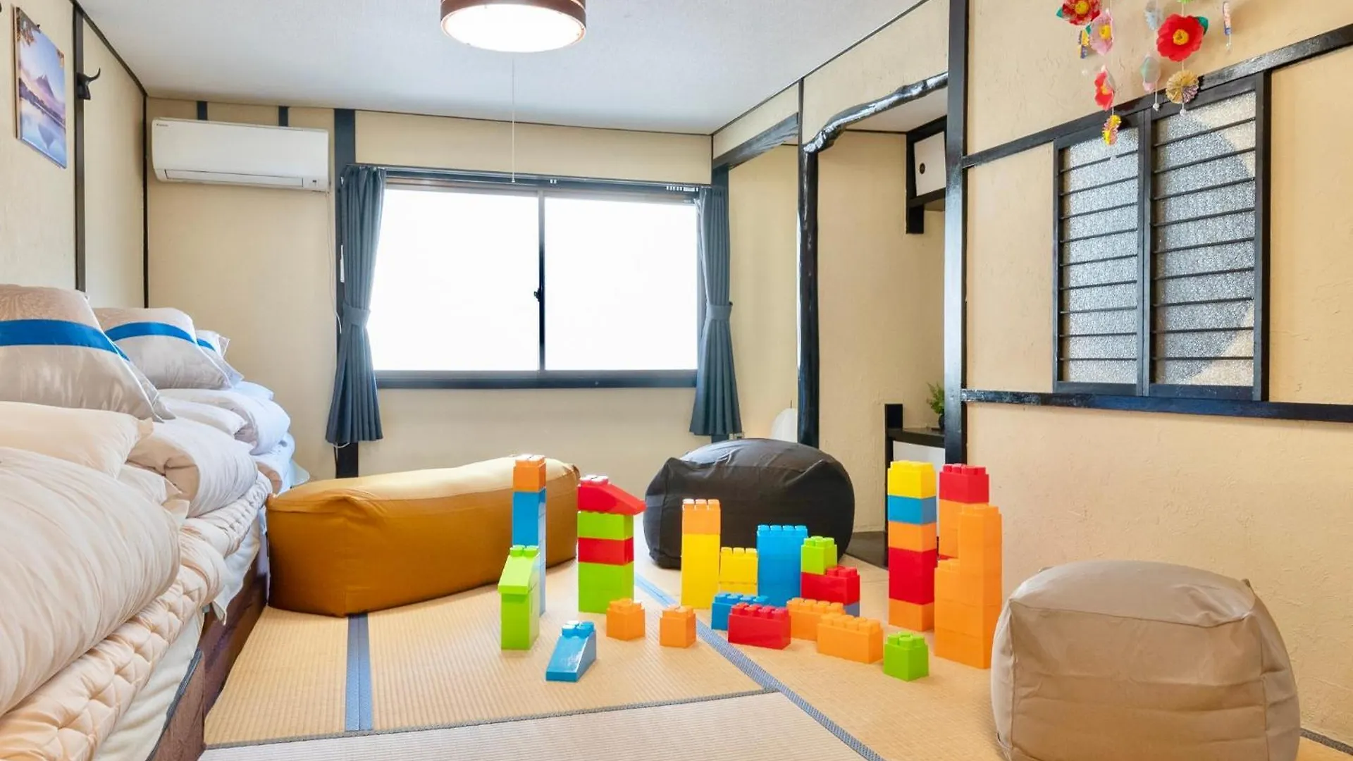 Kizuna 絆 - 5 Bedding In 2 Tatami Rooms, Max 11, 1 And A Half Bath Rooms, 30Min To Usj, Kaiyukan Aquarium & Namba, 12Min To Kyocera Dome, , Japanese Style Private House Rental Osaka