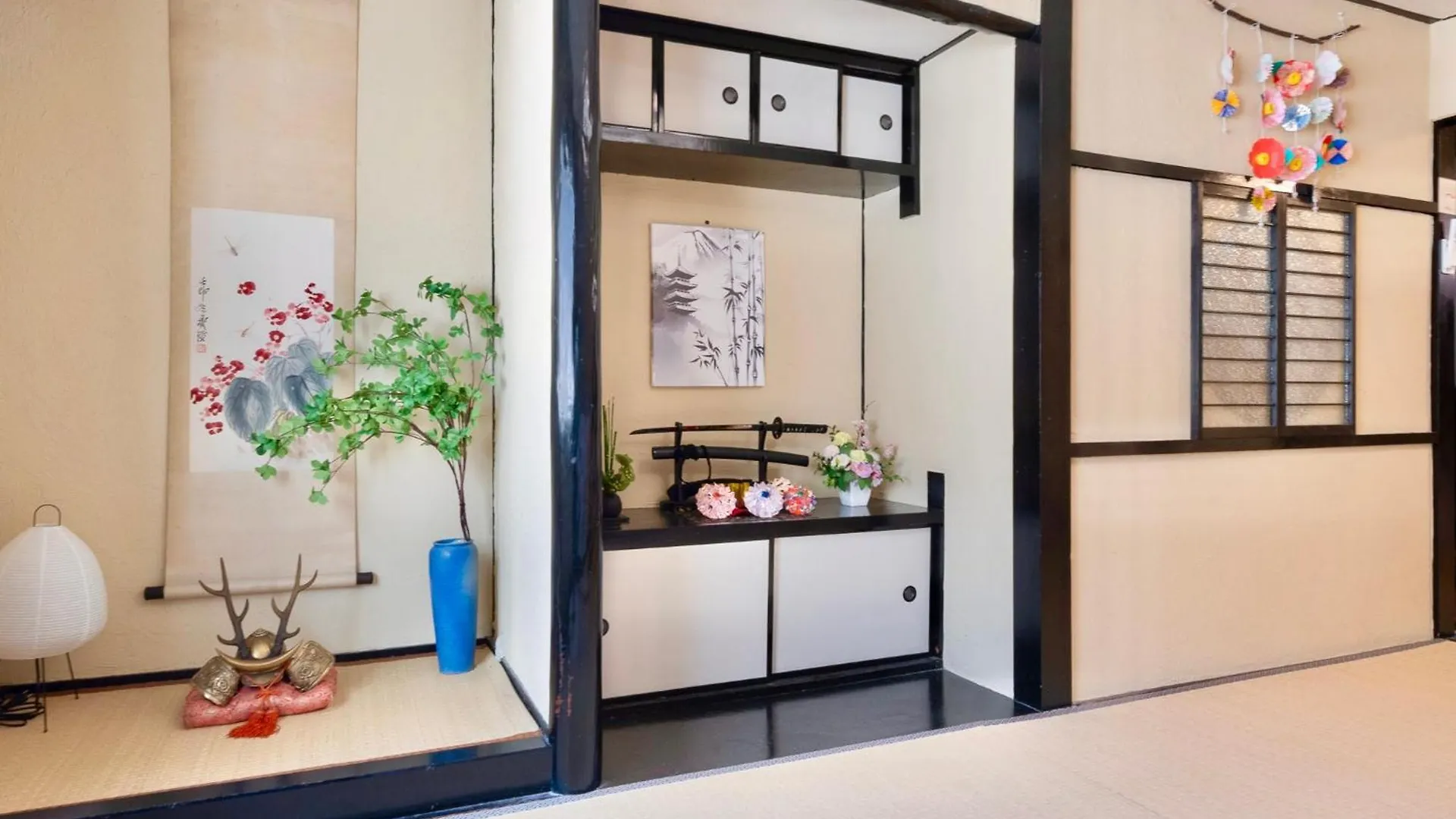 Kizuna 絆 - 5 Bedding In 2 Tatami Rooms, Max 11, 1 And A Half Bath Rooms, 30Min To Usj, Kaiyukan Aquarium & Namba, 12Min To Kyocera Dome, , Japanese Style Private House Rental Ósaka 0*,  Japonsko