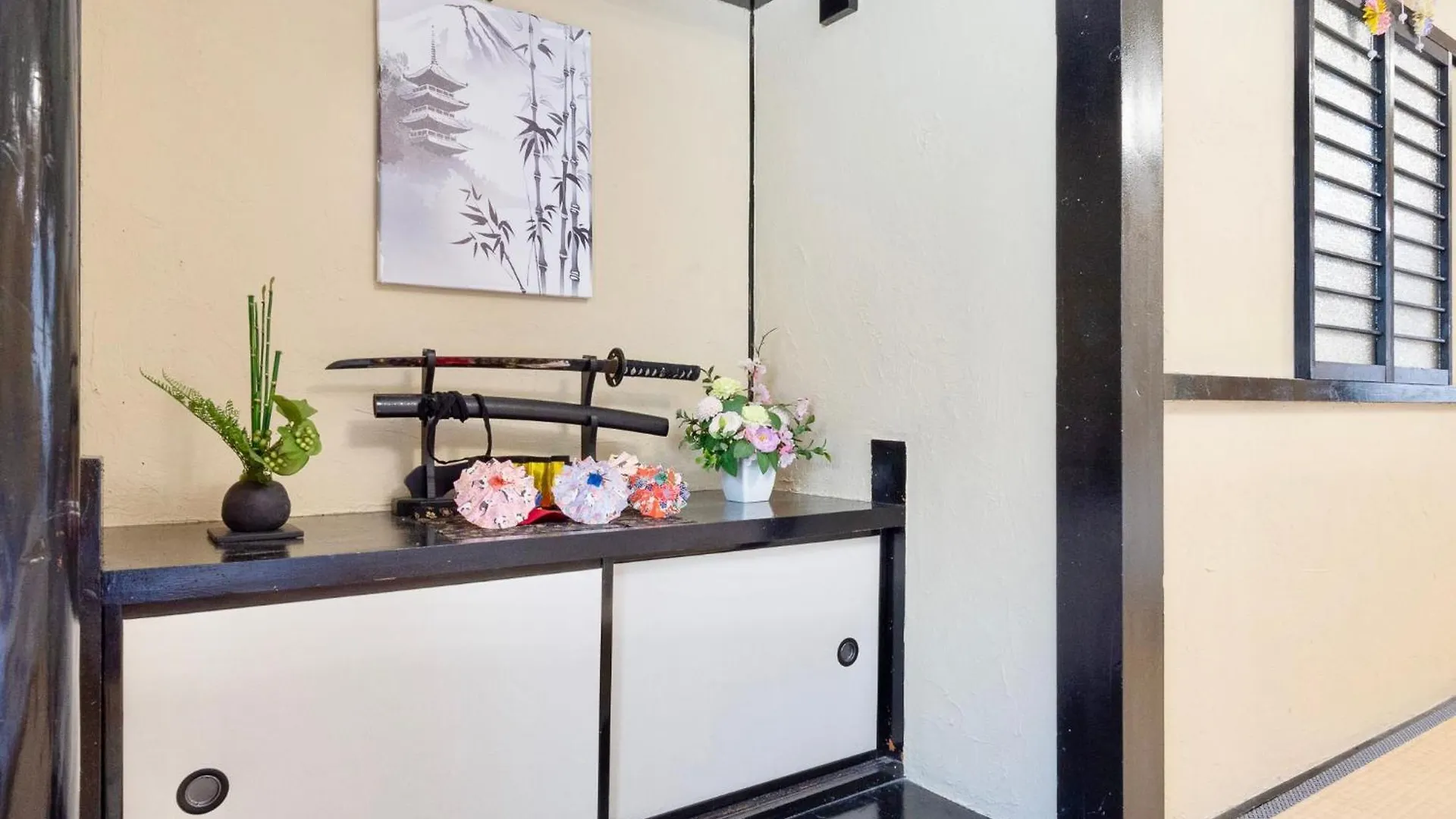 Apartmán Kizuna 絆 - 5 Bedding In 2 Tatami Rooms, Max 11, 1 And A Half Bath Rooms, 30Min To Usj, Kaiyukan Aquarium & Namba, 12Min To Kyocera Dome, , Japanese Style Private House Rental Ósaka